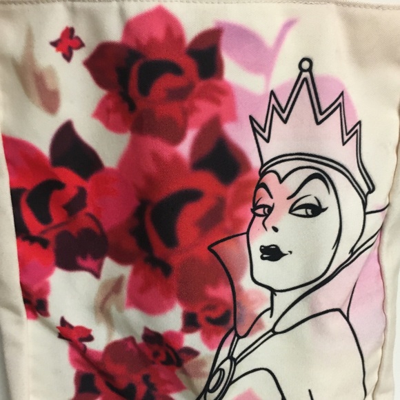 ‼️CLOSING SALE EVERYTHING MUST GO‼️ NWOT Snowhite and Maleficent canvas tote - Picture 3 of 7